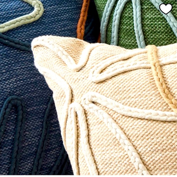 West Elm Eco-Friendly Recycled Material Floral Indoor/Outdoor Throw Pillow NWT. - Picture 3 of 7